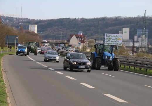 Demo in Würzburg auf der B8