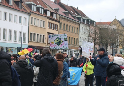 Protestplakate auf der Demo in Schweinfurt